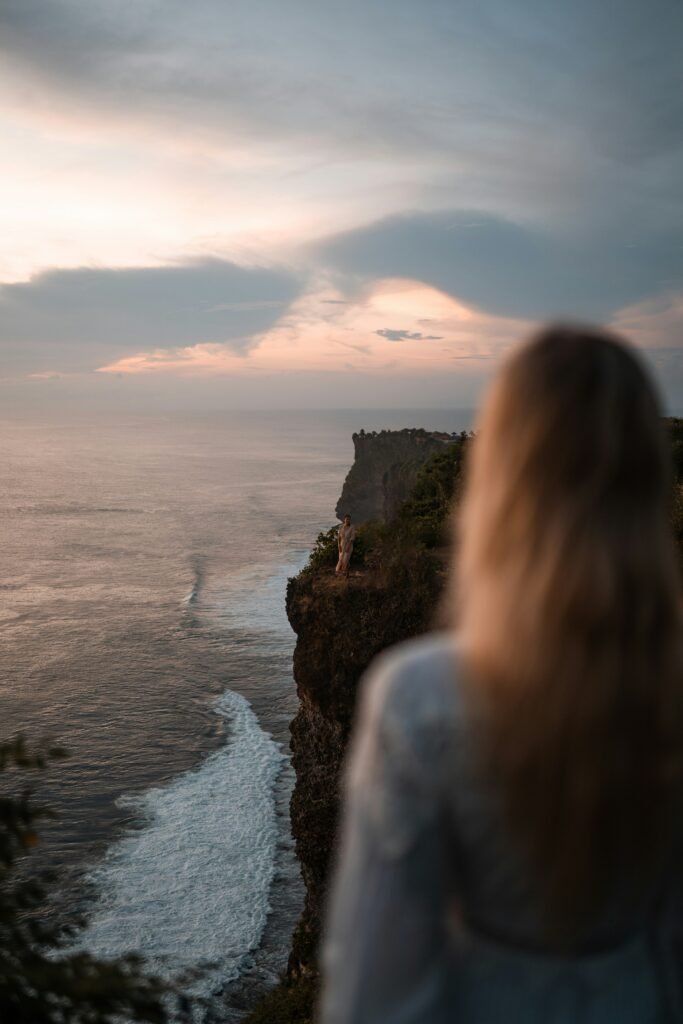 solo backpacking Bali on the Uluwatu coastline